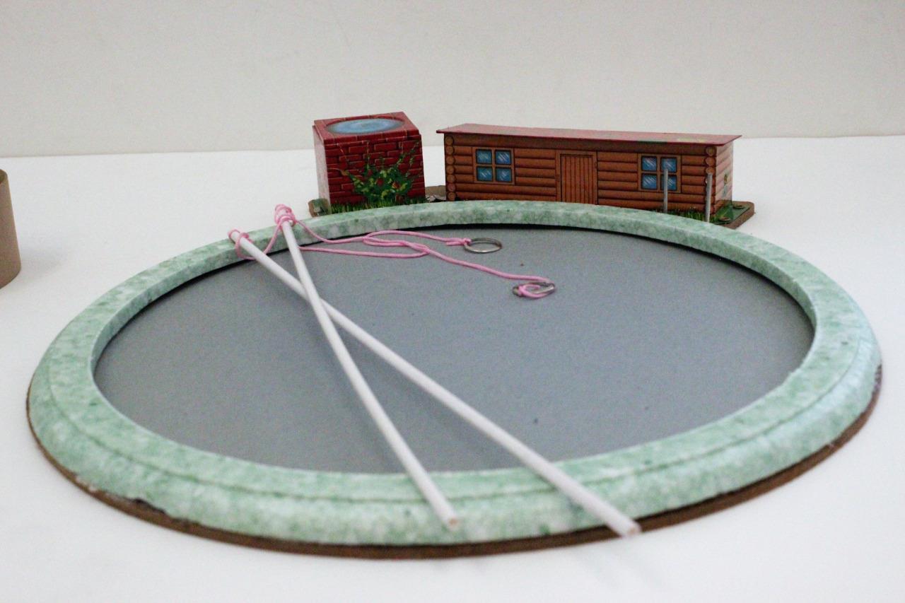 50s Cragstan Japanese Fishing Game +Box - Image 9